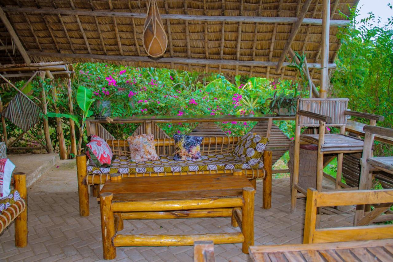 Mikoko Beach & Cottages 바가모요 외부 사진