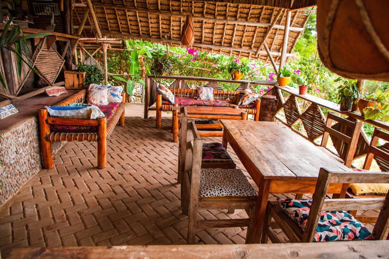 Mikoko Beach & Cottages 바가모요 외부 사진